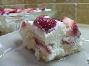 White Cocolate-Strawberry Tiramisu